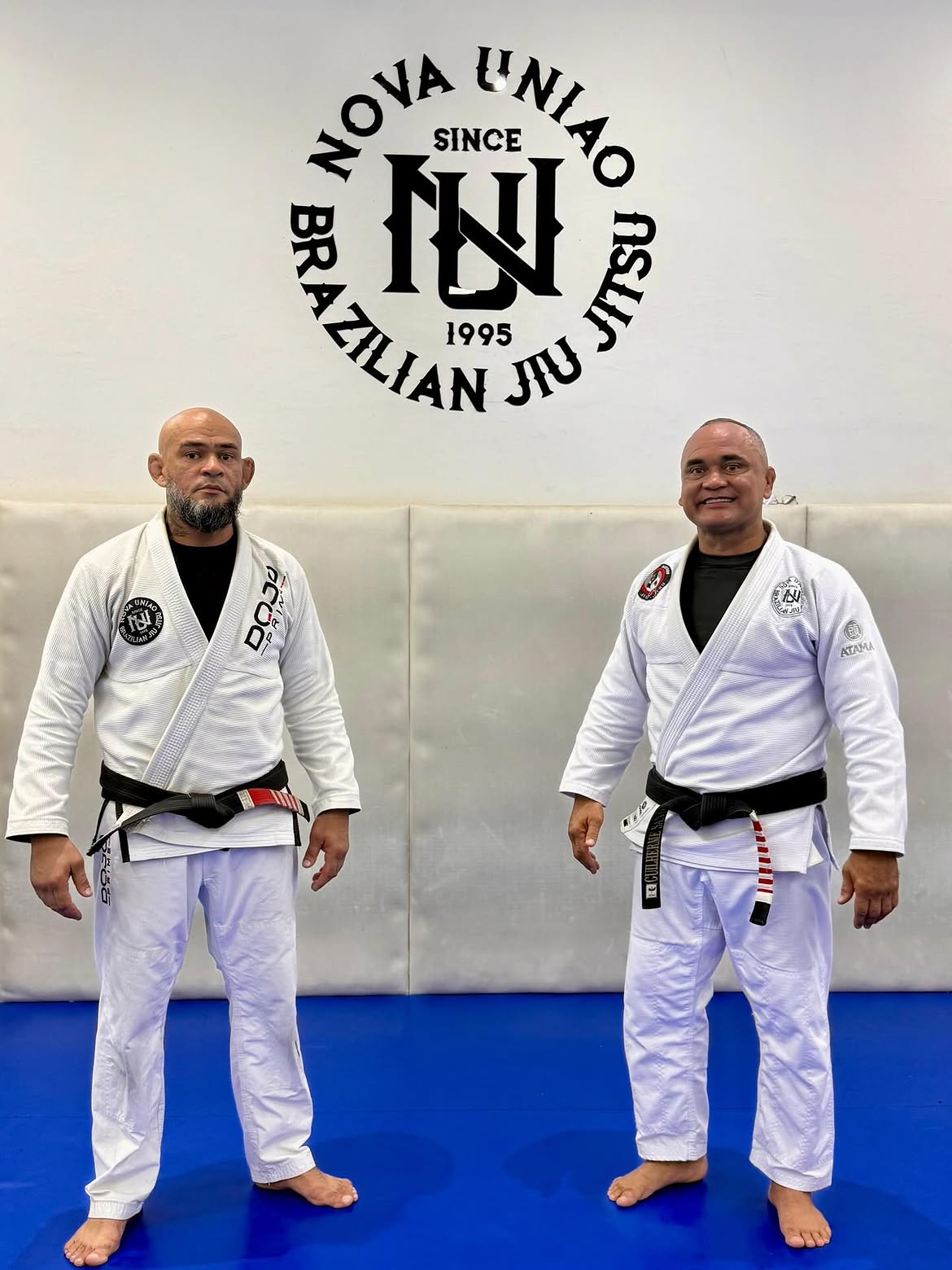 Mestre Heder e o professor dele, Guilherme Santos, faixa preta da Nova União.